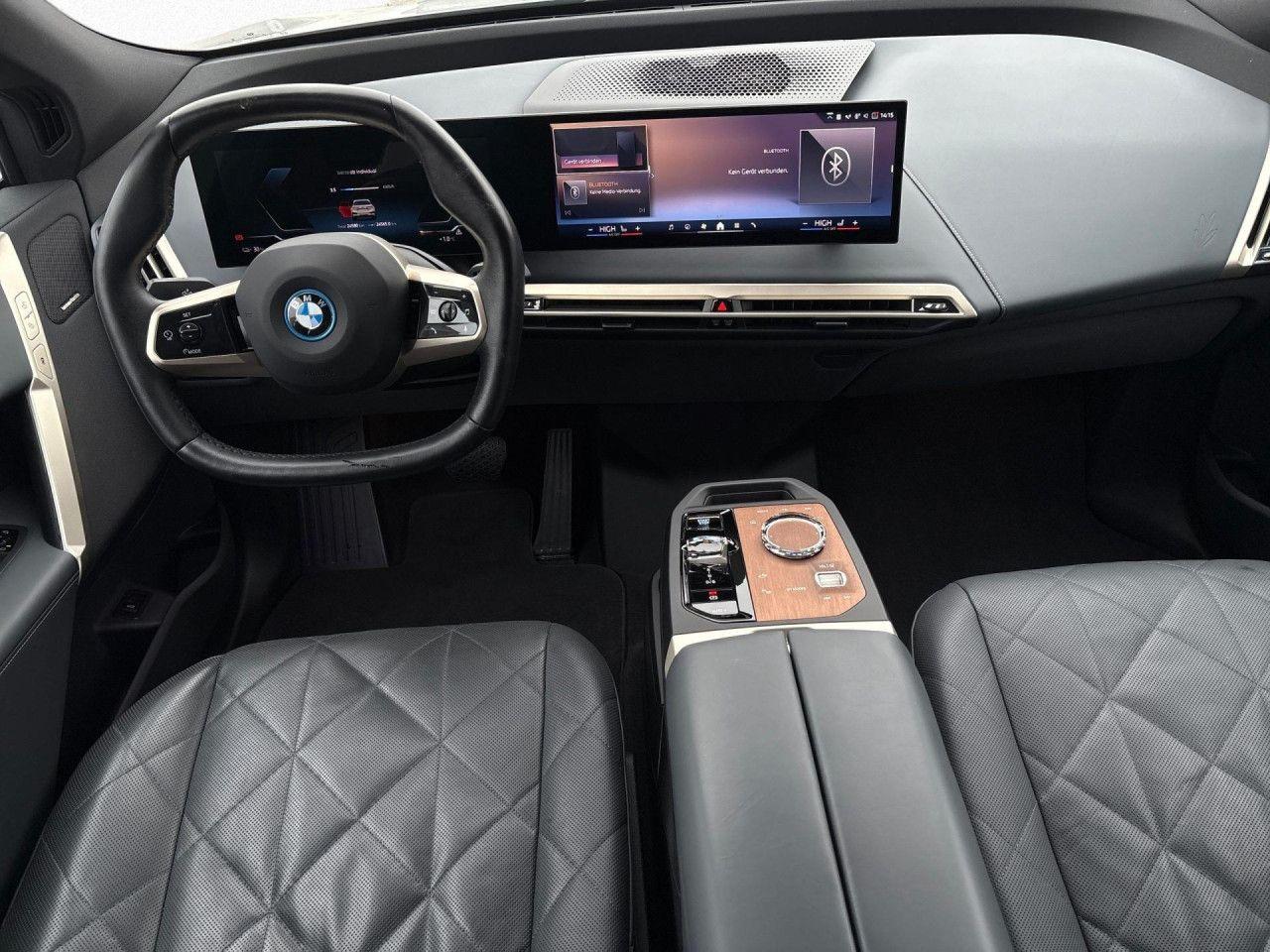 BMW iX xDrive