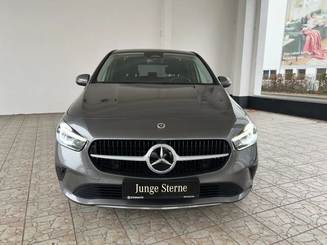 Mercedes-Benz B 180 B 180 d