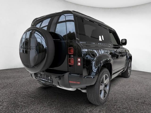 Land Rover Defender 90 D250 Dynamic SE