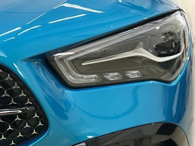 Mercedes-Benz CLA 220 4MATIC Coupé