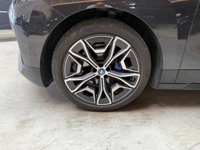 BMW iX xDrive