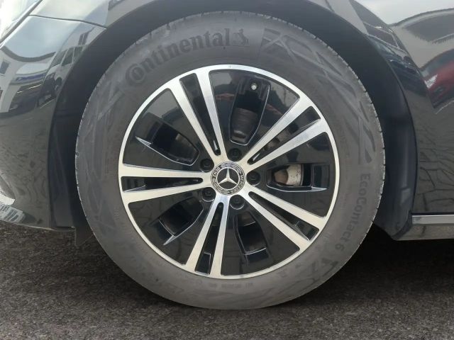 Mercedes-Benz E 220 AVANTGARDE E 220 d Estate