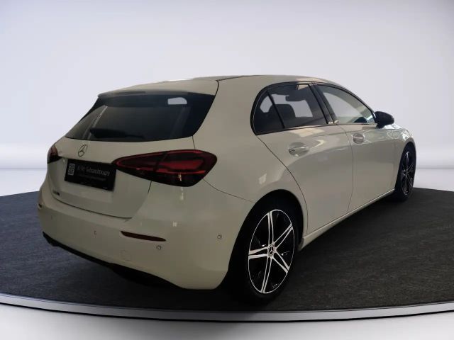 Mercedes-Benz A 180 Hatchback Progressive