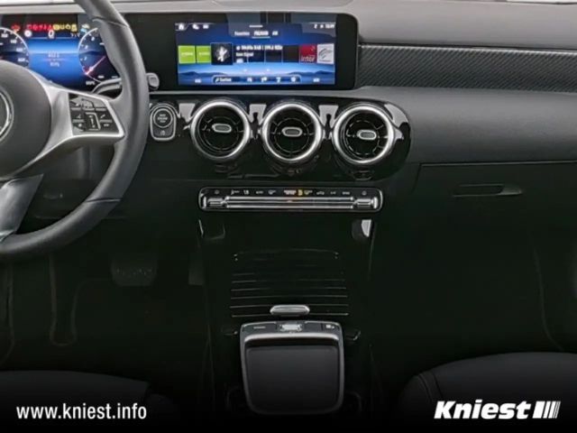 Mercedes-Benz A 180 Hatchback Progressive