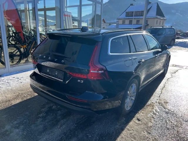 Volvo V60 Core Hybrid