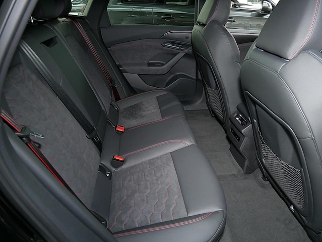 Audi A6 e-tron Avant Quattro