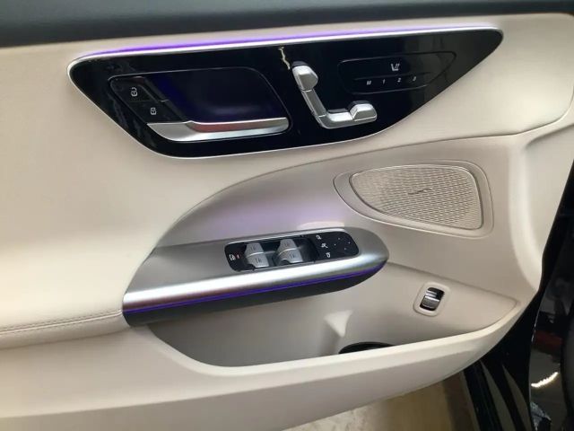 Mercedes-Benz C 180 AVANTGARDE Sedan