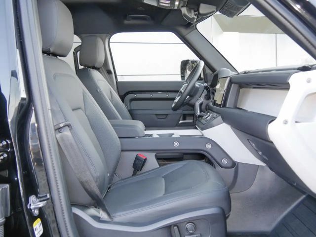 Land Rover Defender 110 Dynamic