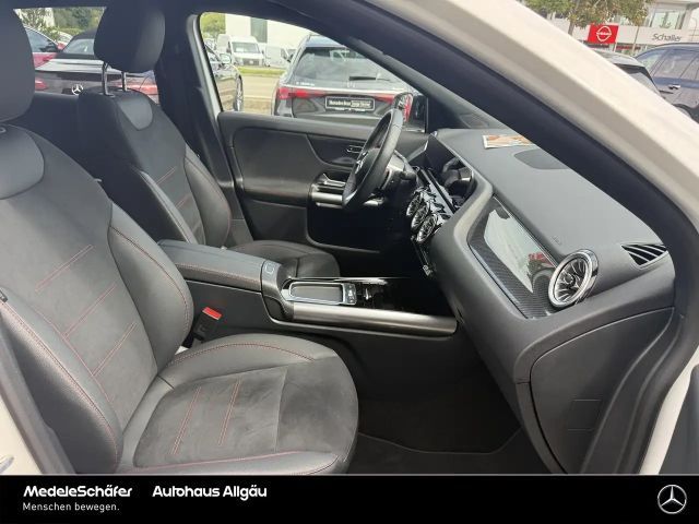 Mercedes-Benz GLA 200 AMG Line