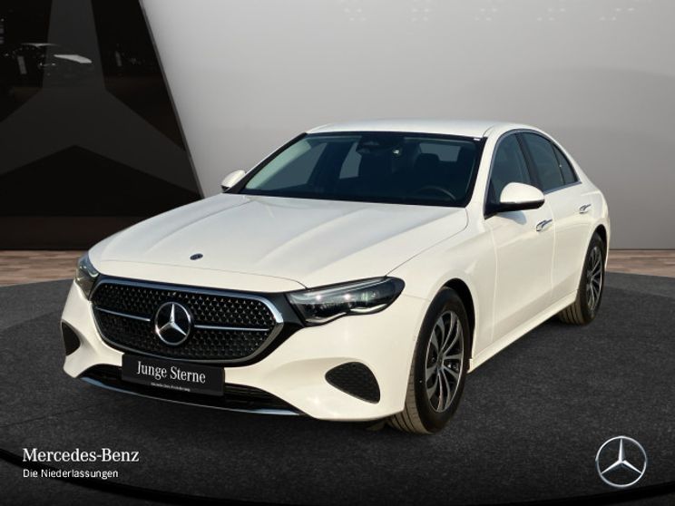Mercedes-Benz E 220 AVANTGARDE E 220 d Sedan