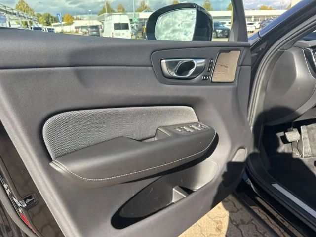 Volvo XC60 Dark Plus