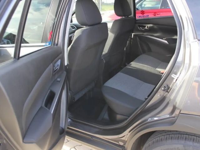 Suzuki S-Cross Hybrid