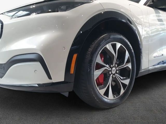Ford Mustang Mach-E AWD Premium
