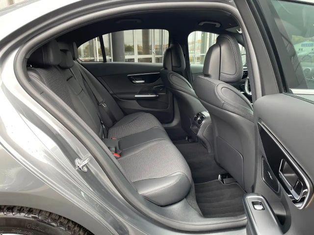 Mercedes-Benz C 180 AVANTGARDE Sedan