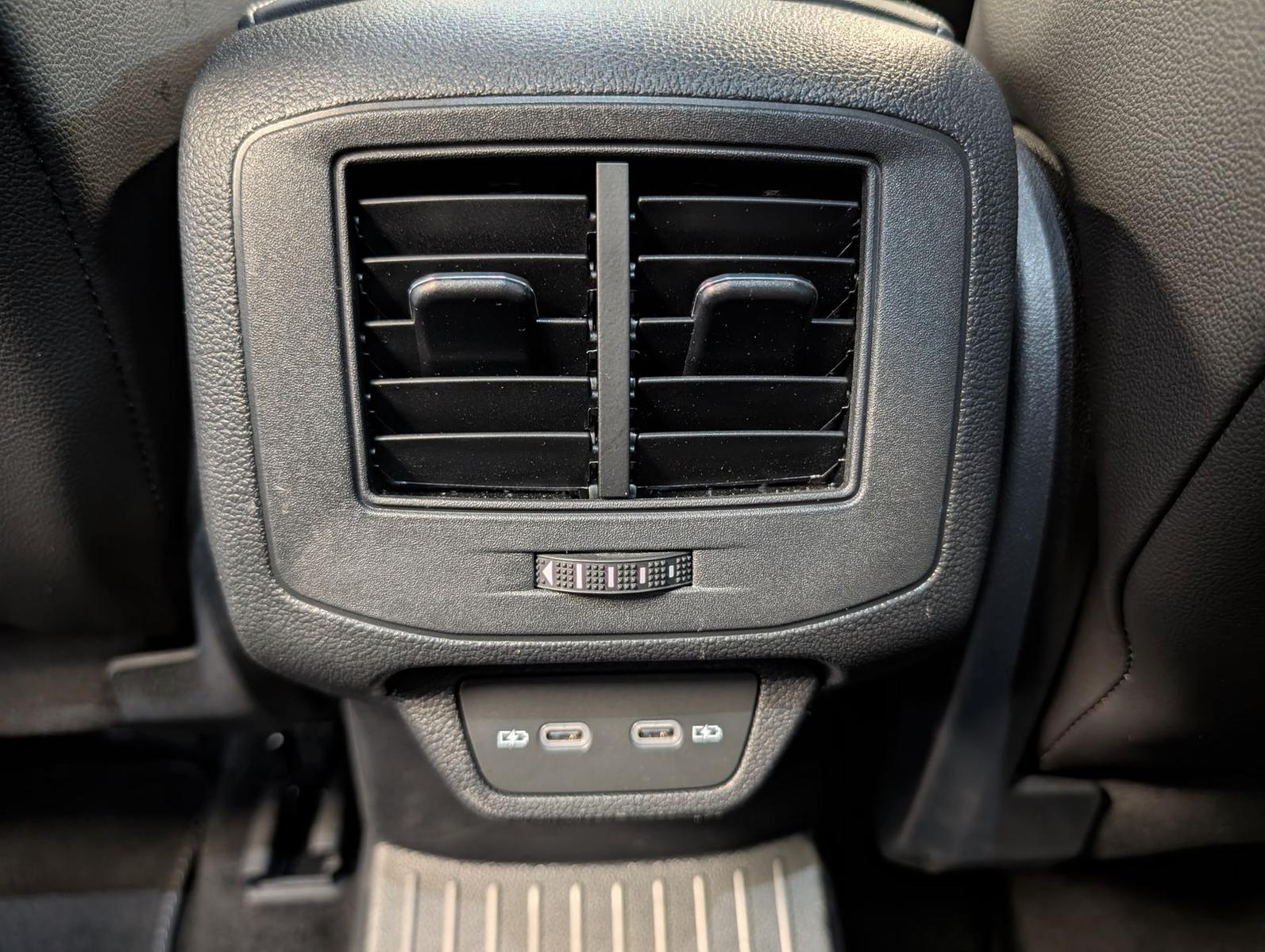 Volkswagen T-Roc 1.5 TSI DSG IQ.Drive R-Line