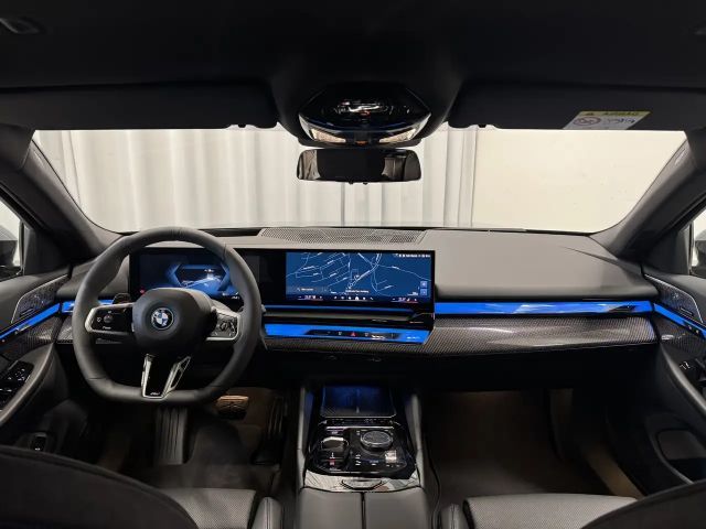 BMW i5 xDrive40