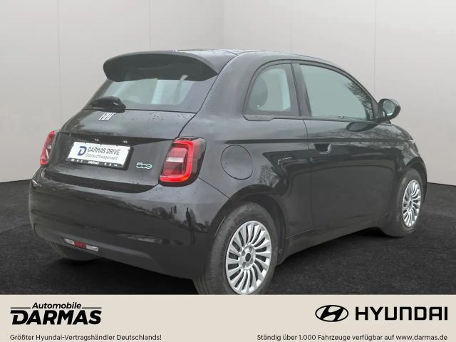 Fiat 500e Action