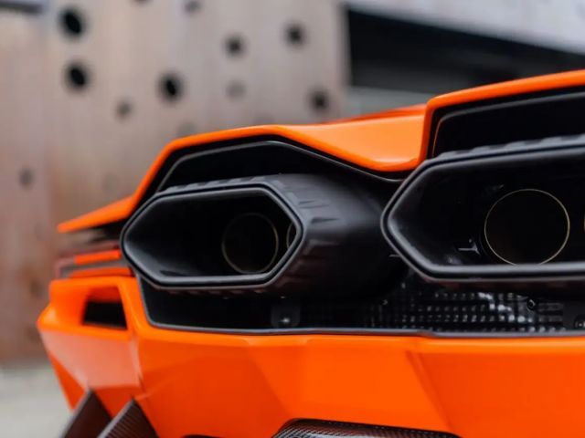 Lamborghini Revuelto *AD PERSONAM*CARBON*FULL ASSIST*SONUS*