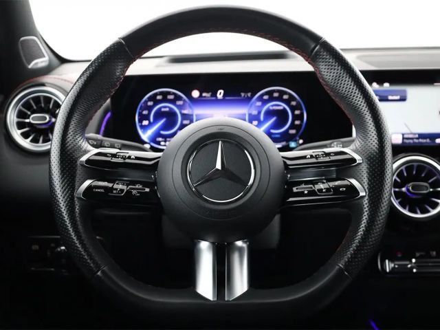 Mercedes-Benz EQB 300 4MATIC AMG Line