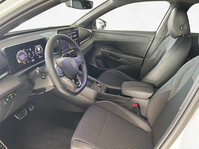 Volkswagen T-Roc 1.5 eTSI DSG R-Line