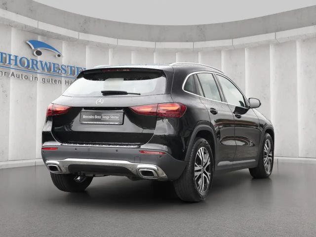 Mercedes-Benz GLA 200 Progressive