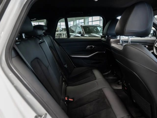 BMW 330 330e M-Sport Touring