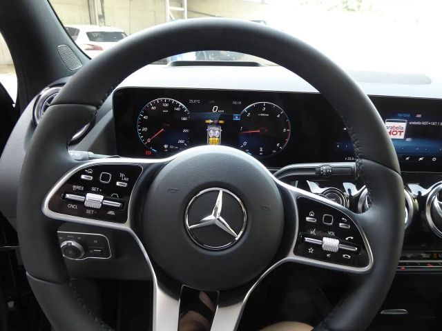 Mercedes-Benz GLA 200 4MATIC GLA 200 d