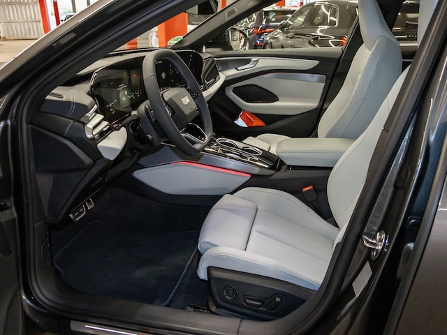 Audi A6 Avant Quattro S-Tronic