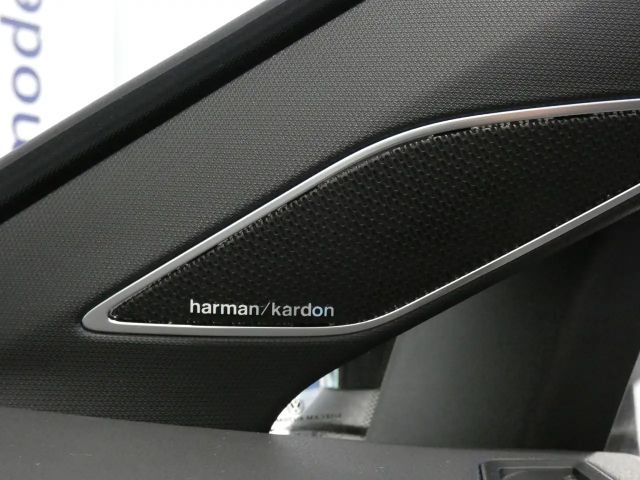 Volkswagen Golf 1.5 eTSI DSG R-Line