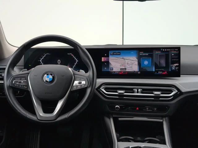 BMW 330 330i Touring xDrive