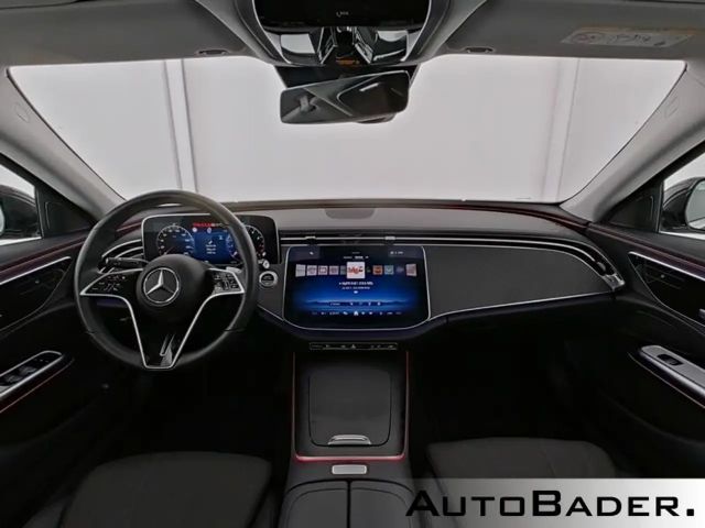 Mercedes-Benz E 200 AVANTGARDE Sedan