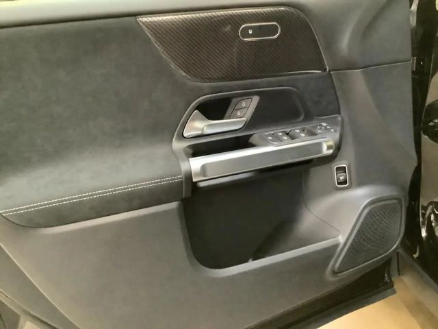 Mercedes-Benz GLB 220 4MATIC AMG Line