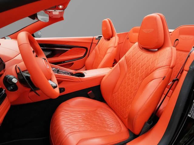 Aston Martin DB12 Volante Californian Poppy Carbonbremse  B&W