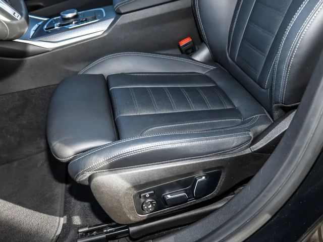 BMW 330 330d M-Sport Sedan