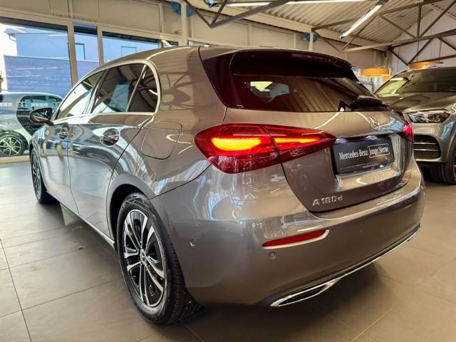 Mercedes-Benz A 180 A 180 d Progressive