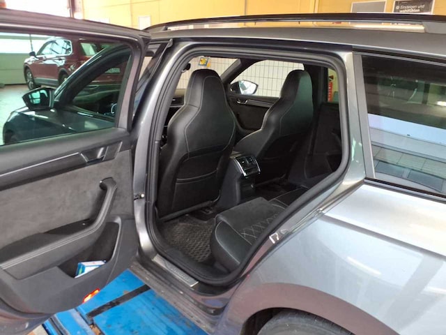 Skoda Superb 2.0 TDI Combi Sportline