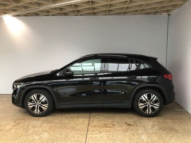 Mercedes-Benz GLA 200 GLA 200 d