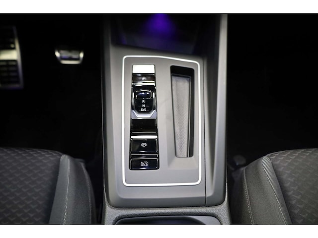 Volkswagen Golf 1.5 eTSI DSG