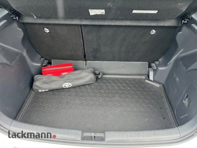 Toyota Yaris Hatchback Hybride Team D