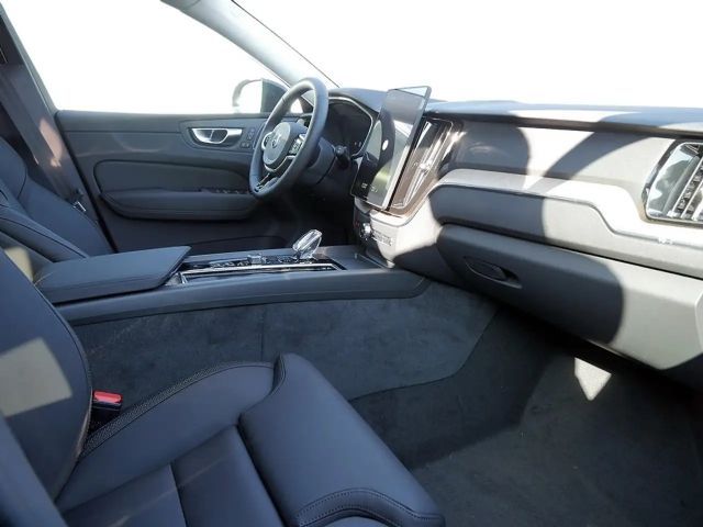 Volvo XC60 AWD Dark Plus