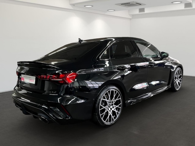 Audi RS3 Quattro S-Tronic Sedan