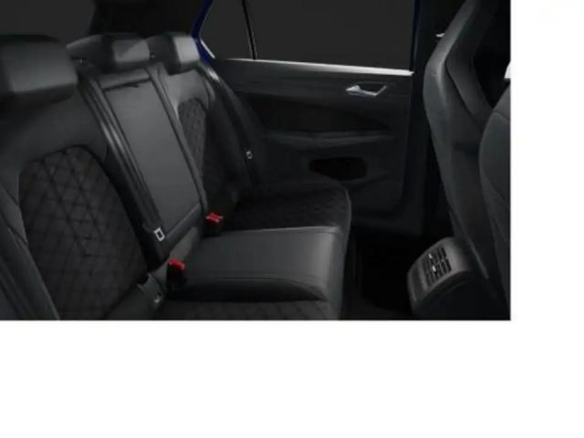 Volkswagen Golf 1.5 eTSI Golf VIII R-Line