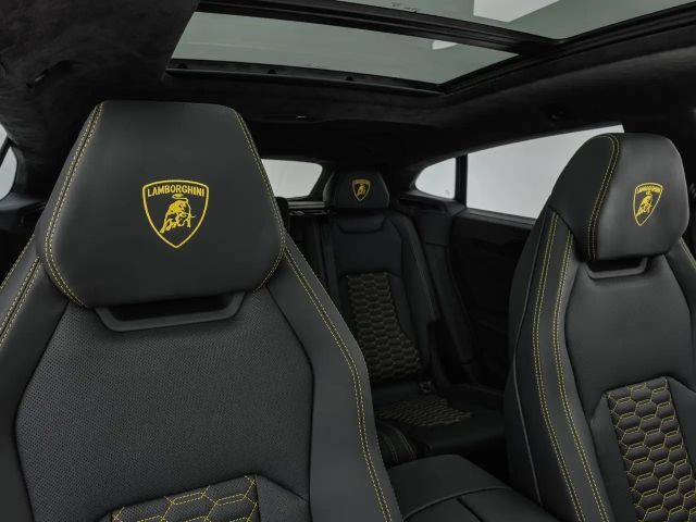 Lamborghini Urus S