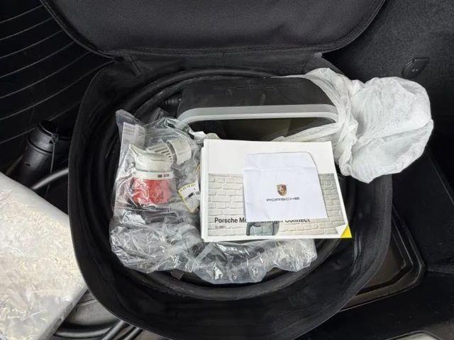 Porsche Taycan 4 Cross Turismo