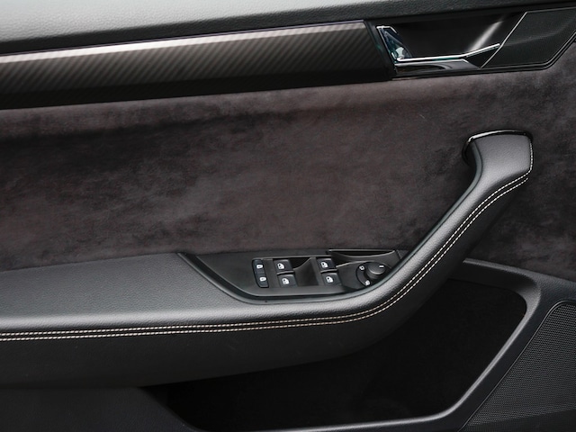 Skoda Superb 2.0 TDI Combi Sportline