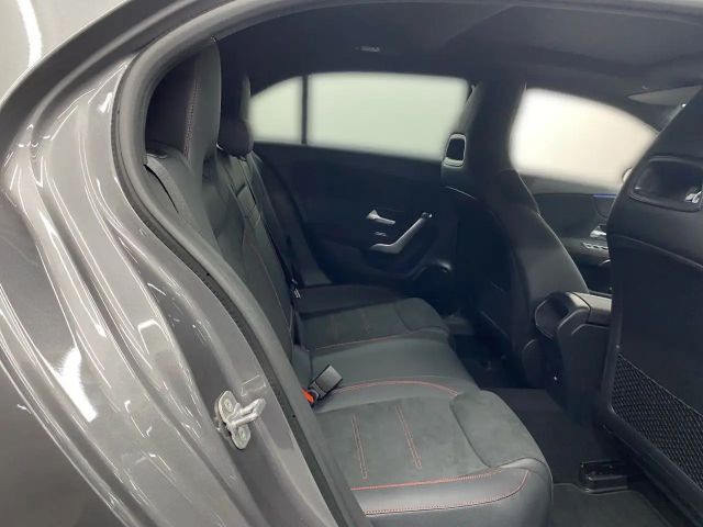 Mercedes-Benz A 200 AMG Line