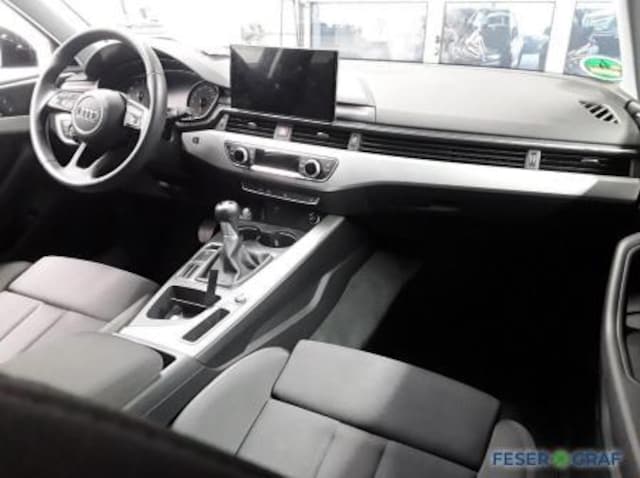 Audi A4 35 TFSI S-Line Sedan