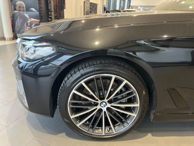 BMW 530 530d Luxury Line Touring xDrive