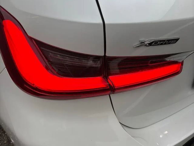 BMW 330 330i Touring xDrive