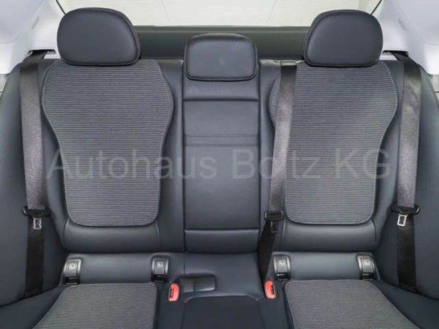 Mercedes-Benz C 180 AVANTGARDE Sedan